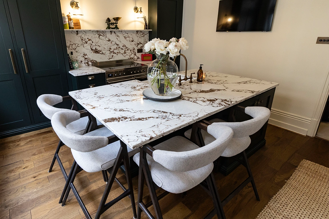 Quartz Worktops for Kitchen Islands: Slab Sizes, Joins, Overhangs & Support Explained