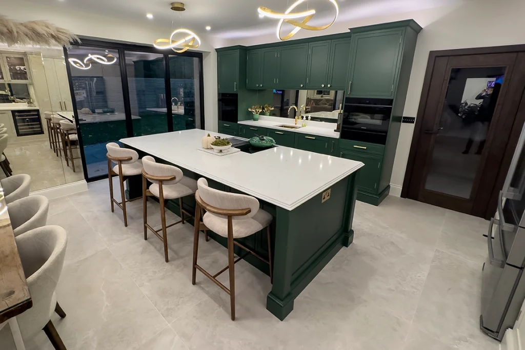 Quartz 2 - How Quartz Worktops Complement Modern Kitchen Colour Trends